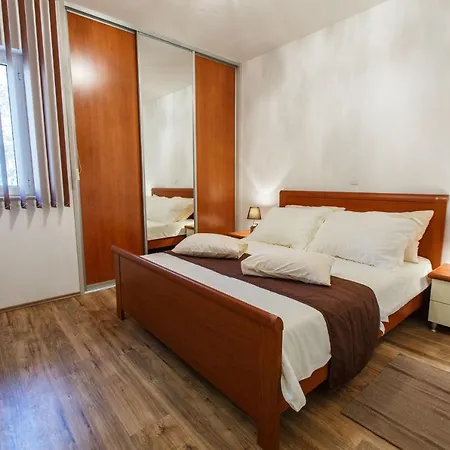 By The Sea Medici, Omis - 13634 Apartment Mimice