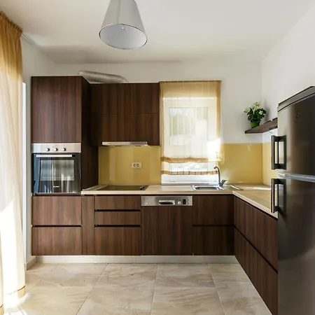 Apartment By The Sea Medici, Omis - 13634 Mimice