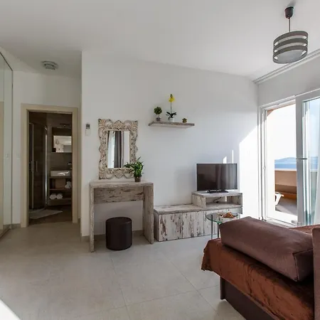 By The Sea Medici, Omis - 13634 Apartment