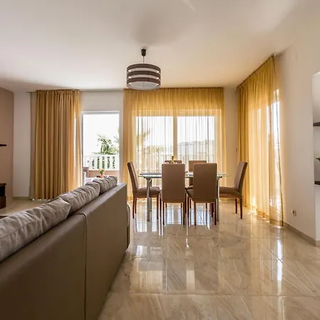 By The Sea Medici, Omis - 13634 Apartment