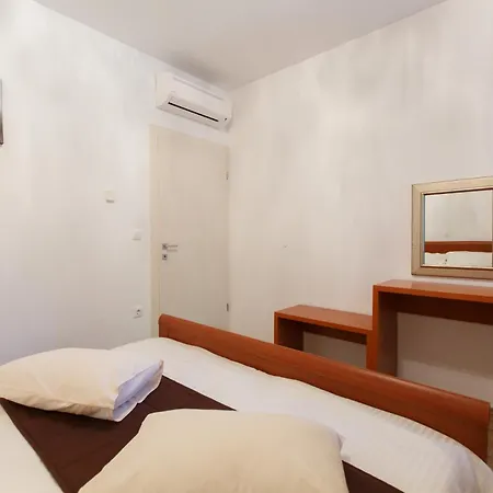 Apartman By The Sea Medici, Omis - 13634 Mimice